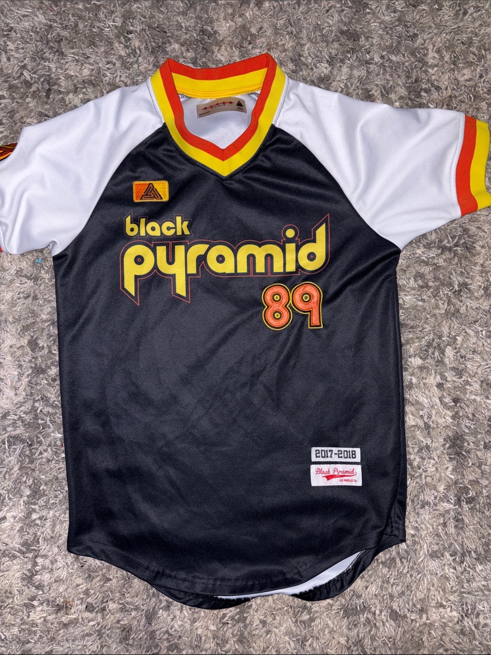 Black Pyramid “89” Jersey Mens Size S 2018-2019